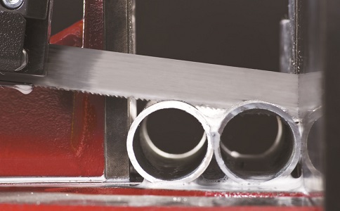 临高锯切金属材料时出现卡带锯条原因以及处理方法？